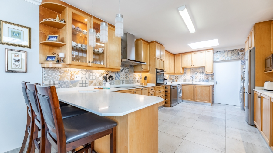 3 Bedroom Property for Sale in Bloubergstrand Western Cape